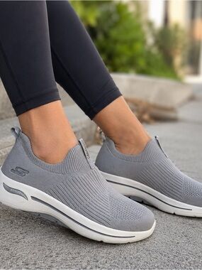 Skechers Arch Fit Go Walk Gray Slip On Comfort Shoes Women’s 9